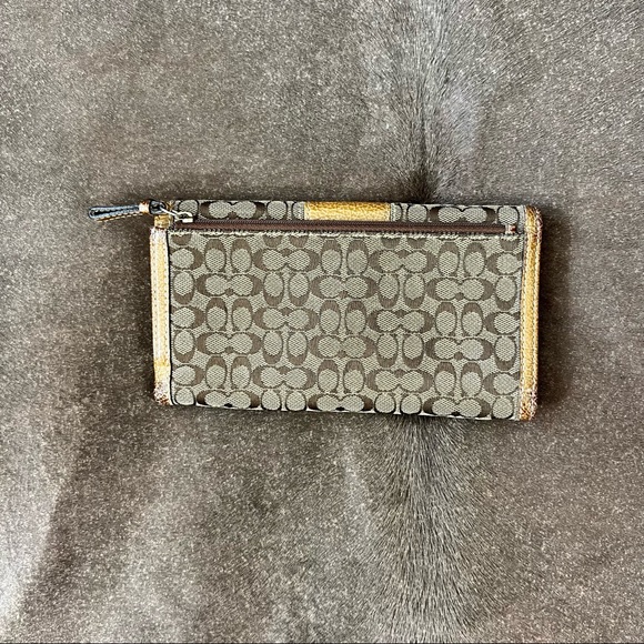 COACH C Leather Patent Leather Billfold Wallet - Picture 4 of 7